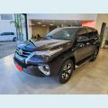 TOYOTA HILUX SW4 2.8 SRX DIAMOND 4X4 7 LUGARES 16V TURBO INTERCOOLER DIESEL 4P AUT. - MARROM - 2019 Foto 1 (Miniatura)