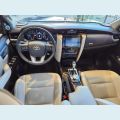 TOYOTA HILUX SW4 2.8 SRX DIAMOND 4X4 7 LUGARES 16V TURBO INTERCOOLER DIESEL 4P AUT. - MARROM - 2019 Foto 10 (Miniatura)