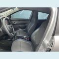 RENAULT KWID INTENSE 1.0 12V FLEX MANUAL 4P - BRANCO - 2023 Foto 10 (Miniatura)