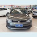VOLKSWAGEN VOYAGE 1.0 MI 8V FLEX 4P MANUAL - CINZA - 2013 Foto 2 (Miniatura)