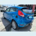 FORD FIESTA 1.6 TITANIUM HATCH 16V FLEX 4P POWERSHIFT - AZUL - 2015 Foto 3 (Miniatura)
