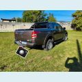 MITSUBISHI L200 SPORT HPE 4X4 2.5 DIESEL AUT. 4P - CHAMPAGNE - 2017 Foto 3 (Miniatura)
