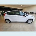 FORD FIESTA 1.6 SE HATCH 16V FLEX 4P MANUAL - BRANCO - 2017 Foto 4 (Miniatura)