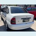 CHEVROLET CORSA SED.WIND 1.0/MILLENIUM/CLASSIC VHC - BRANCO - 2001 Foto 4 (Miniatura)