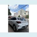 CHEVROLET ONIX - BRANCO - 2023 Foto 4 (Miniatura)