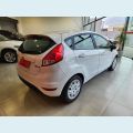 FORD FIESTA 1.6 SE HATCH 16V FLEX 4P MANUAL - BRANCO - 2017 Foto 5 (Miniatura)