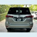 TOYOTA HILUX SW4 2.8 SRX 4X4 7 LUGARES 16V TURBO INTERCOOLER DIESEL 4P AUT. - N/D - 2018 Foto 5 (Miniatura)
