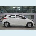 HYUNDAI HB 20 1.0 TURBO COMFORT PLUS BLUEMEDIA FLEX - BRANCO - 2017 Foto 5 (Miniatura)