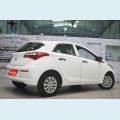 HYUNDAI HB 20 1.0 TURBO COMFORT PLUS BLUEMEDIA FLEX - BRANCO - 2017 Foto 6 (Miniatura)
