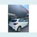 CHEVROLET ONIX - BRANCO - 2023 Foto 8 (Miniatura)