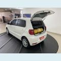 VOLKSWAGEN FOX 1.0 TEC (FLEX) 2P - BRANCO - 2014 Foto 8 (Miniatura)
