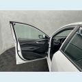 CHEVROLET ONIX LT 1.0 TURBO FLEX MANUAL 4P - BRANCO - 2024 Foto 8 (Miniatura)
