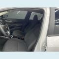 CHEVROLET ONIX LT 1.0 TURBO FLEX MANUAL 4P - BRANCO - 2023 Foto 9 (Miniatura)