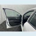 CHEVROLET ONIX LT 1.0 TURBO FLEX MANUAL 4P - BRANCO - 2024 Foto 9 (Miniatura)
