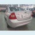 FORD FOCUS 2.0 GHIA SEDAN 16V FLEX 4P - PRATA - 2010 Foto 2 (Miniatura)