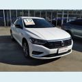 VOLKSWAGEN JETTA 1.4 250 TSI TOTAL FLEX R-LINE TIPTRONIC - BRANCO - 2019 Foto 2 (Miniatura)