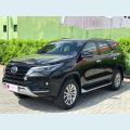 TOYOTA HILUX SW4 2.8 D-4D TURBO DIESEL SRX 7L 4X4 AUT. - PRETO - 2021 Foto 2 (Miniatura)