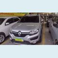 RENAULT SANDERO 1.6 STEPWAY 8V FLEX 4P - PRATA - 2017 Foto 2 (Miniatura)