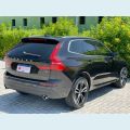 VOLVO XC60 2.0 T5 MOMENTUM AWD GEARTRONIC - PRETO - 2018 Foto 2 (Miniatura)