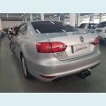 VOLKSWAGEN JETTA 2.0 TSI HIGHLINE 200CV 4P TIPTRONIC - PRATA - 2011 Foto 2 (Miniatura)