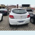 CHEVROLET ONIX 1.0 MPFI LT 8V FLEX 4P - BRANCO - 2015 Foto 4 (Miniatura)