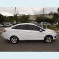 FORD FIESTA 1.6 SEL SEDAN 16V FLEX 4P POWERSHIFT - BRANCO - 2017 Foto 4 (Miniatura)