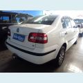 VOLKSWAGEN POLO SEDAN 1.6 8V 4P - BRANCO - 2003 Foto 4 (Miniatura)