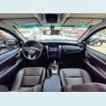TOYOTA HILUX SW4 2.8 SRX 4X4 7 LUGARES 16V TURBO INTERCOOLER DIESEL 4P AUT. - PRETO - 2016 Foto 4 (Miniatura)