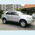 TOYOTA HILUX SW4 3.0 SRV 4X4 7 LUGARES 16V TURBO INTERCOOLER DIESEL 4P AUT. - PRATA - 2010 Foto 5 (Miniatura)