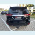 TOYOTA HILUX SW4 2.7 SR 7 LUGARES 4X2 16V FLEX 4P AUT. - PRETO - 2017 Foto 5 (Miniatura)