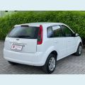 FORD FIESTA 1.6 ROCAM HATCH 8V FLEX 4P - BRANCO - 2014 Foto 5 (Miniatura)