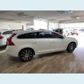 VOLVO V60 2.0 T4 MOMENTUM 4P AUT. - BRANCO - 2018 Foto 5 (Miniatura)