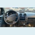 FORD FIESTA 1.0 ROCAM 8V FLEX 4P - PRETO - 2012 Foto 6 (Miniatura)