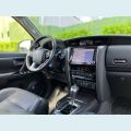 TOYOTA HILUX SW4 2.8 D-4D TURBO DIESEL SRX 7L 4X4 AUT. - PRETO - 2021 Foto 6 (Miniatura)