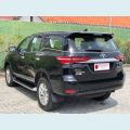 TOYOTA HILUX SW4 2.8 D-4D TURBO DIESEL SRX 7L 4X4 AUT. - PRETO - 2022 Foto 6 (Miniatura)