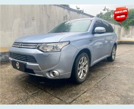 Veículo: OUTLANDER 2.0 PHEV (Listagem)
