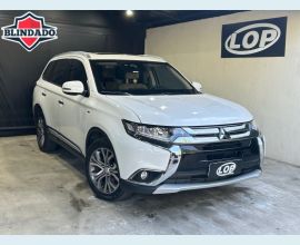 Veículo: OUTLANDER 3.0 GT (Listagem)