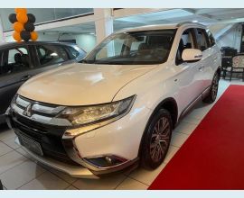 Veículo: OUTLANDER 3.0 GT (Listagem)