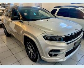 Veículo: COMMANDER OVERLAND (Listagem)