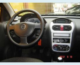 Veículo: CORSA HATCH PREMIUM (Listagem)