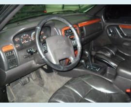 Veículo: CHEROKEE 4X4 3.7 (Listagem)