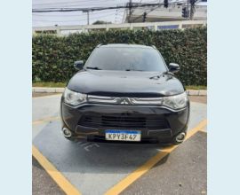 Veículo: OUTLANDER 3.0 GT (Listagem)