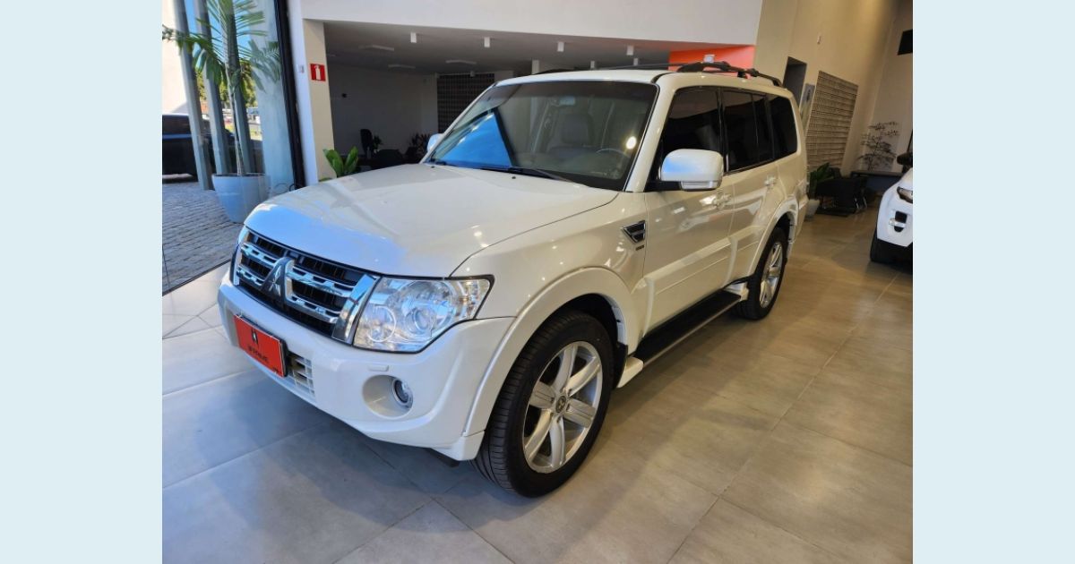 MITSUBISHI PAJERO FULL