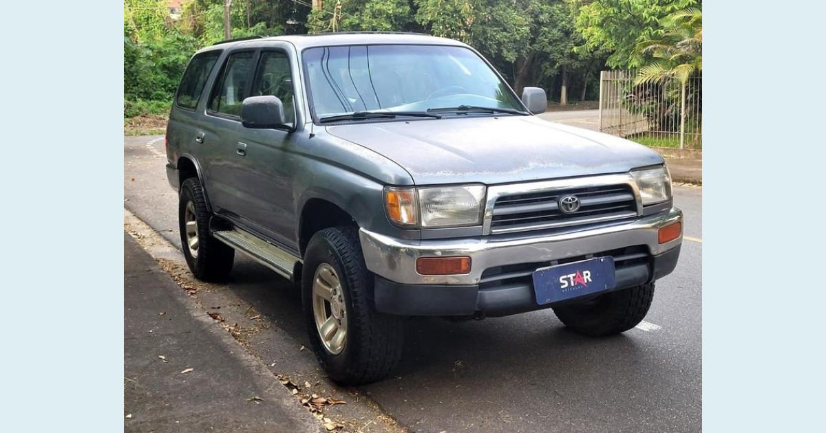 TOYOTA HILUX SW4