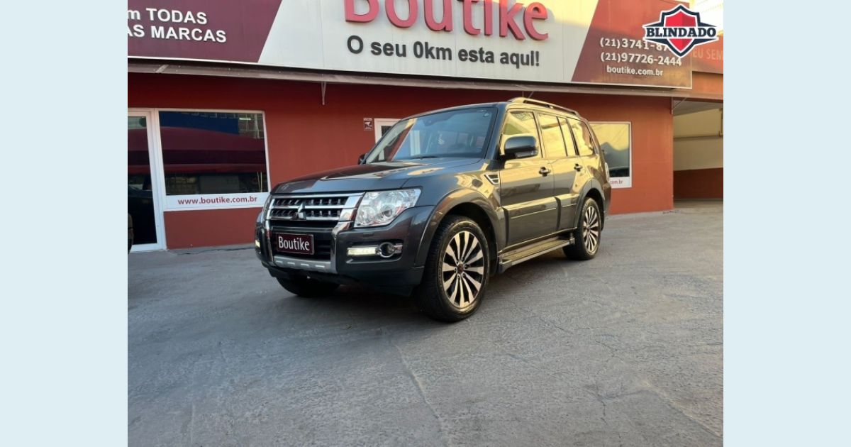 MITSUBISHI PAJERO