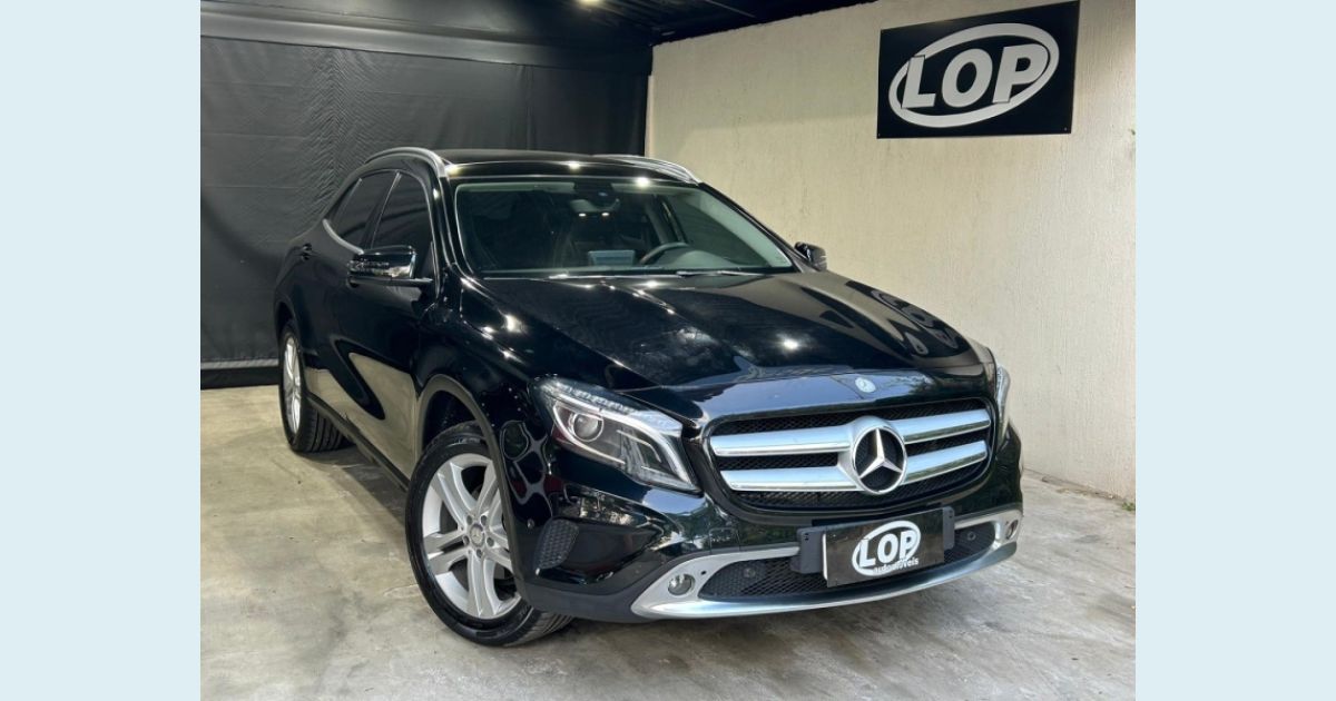 MERCEDES-BENZ GLA 200