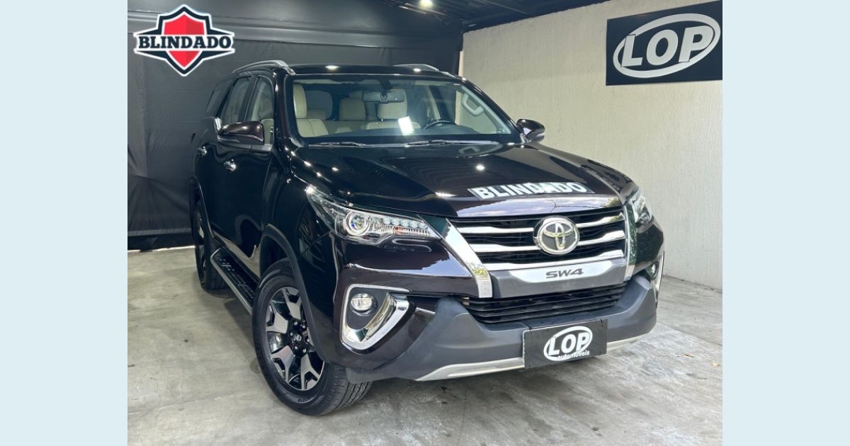 TOYOTA HILUX SW4