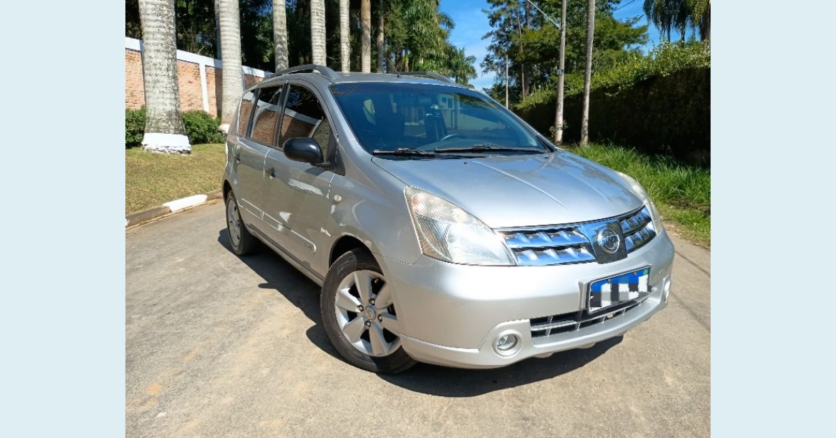 NISSAN LIVINA