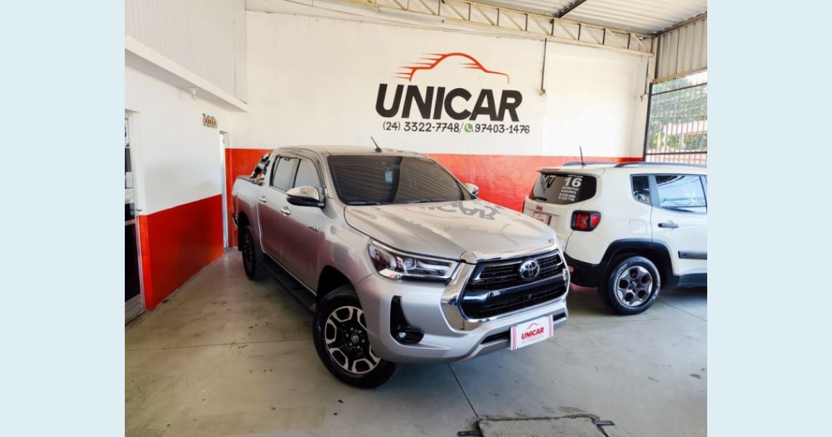 TOYOTA HILUX