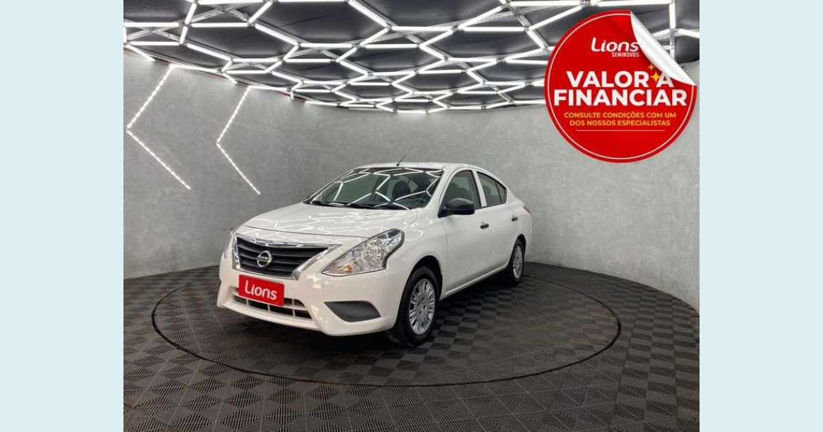 NISSAN VERSA